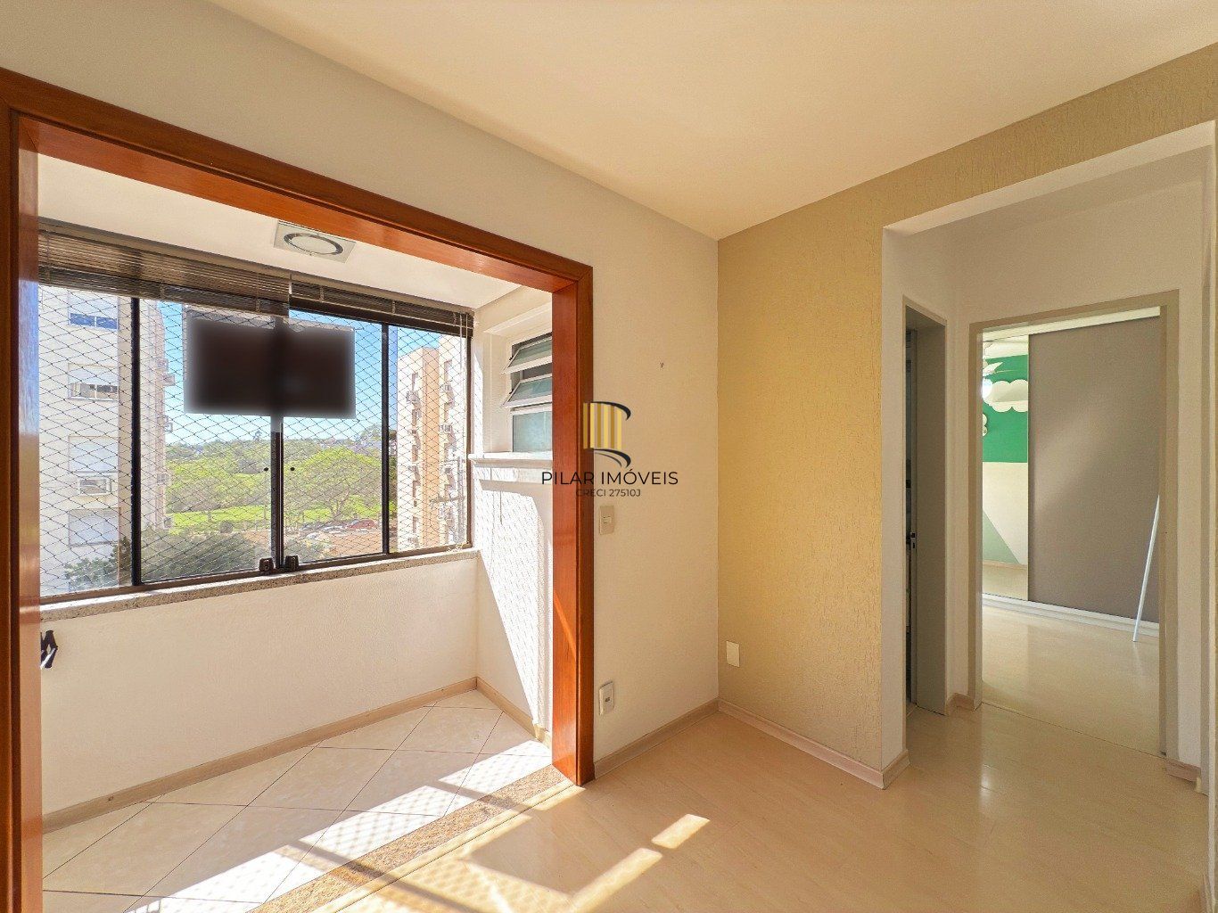 Apartamento com 2 quartos, vaga e elevador  no bairro Sarandi.