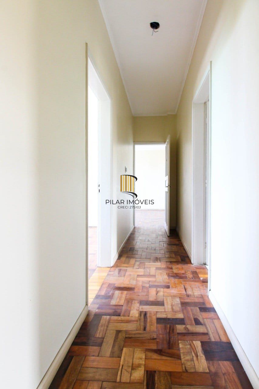 Apartamento com 2 quartos,1 vaga de garagem e elevador no bairro Navegantes