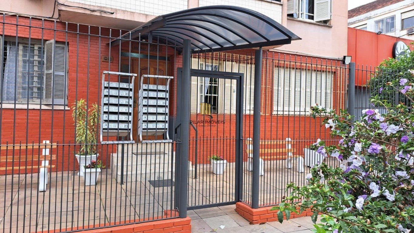 Apartamento com 2 quartos, 2 banheiros e sol da manhã no bairro Vila Ipiranga