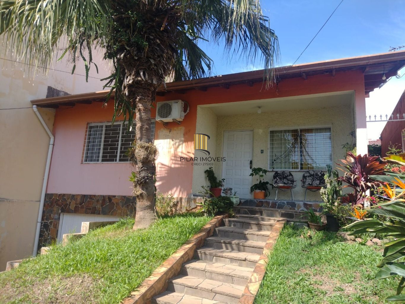 Casa de 3 Quartos e 2 Vagas de garagem em Cachoeirinha.