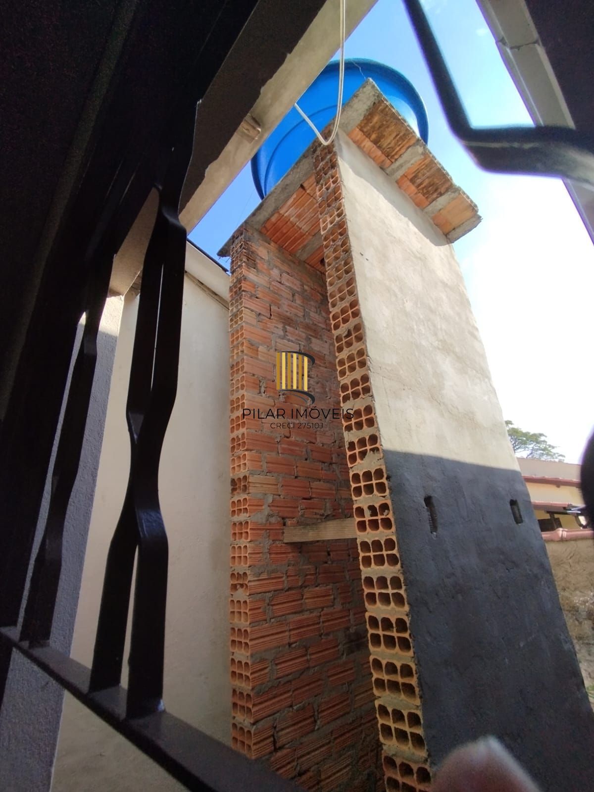 Casa de 4 dormitórios e 2 vagas de garagem em Canoas.