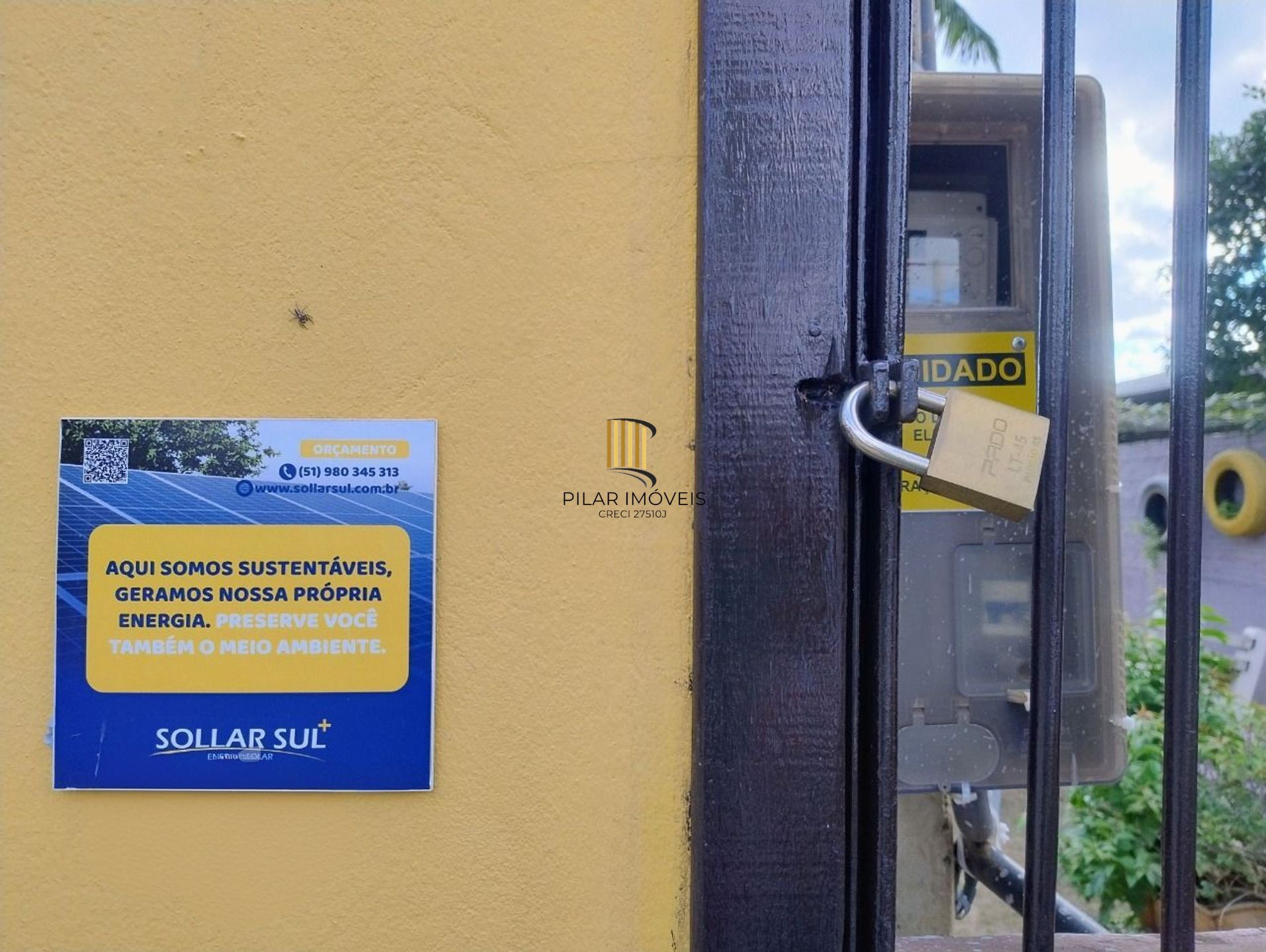 Casa de 4 dormitórios e 4 vagas de garagem em Canoas.