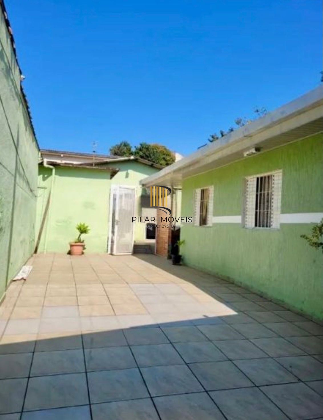 Casa com 3 dormitórios e edícula 1 d no Bairro Jardim Floresta