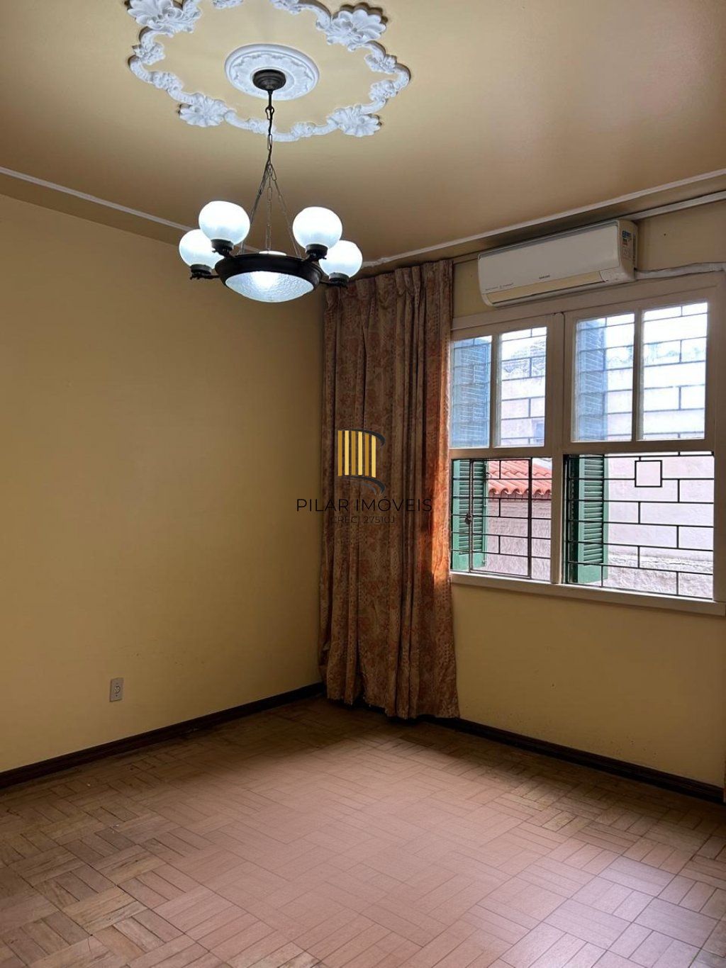 Apartamento térreo com 3 quartos no Bairro Cidade Baixa
