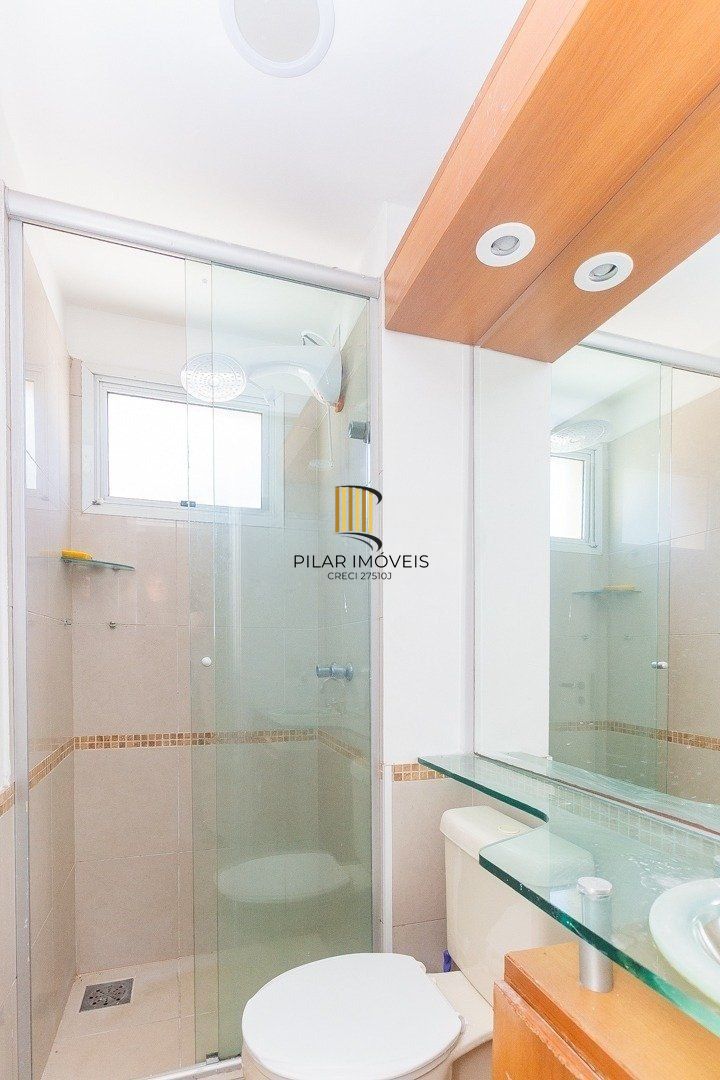 Apartamento com 2 quartos, 1 vaga, gás central e elevador no bairro Sarandi.