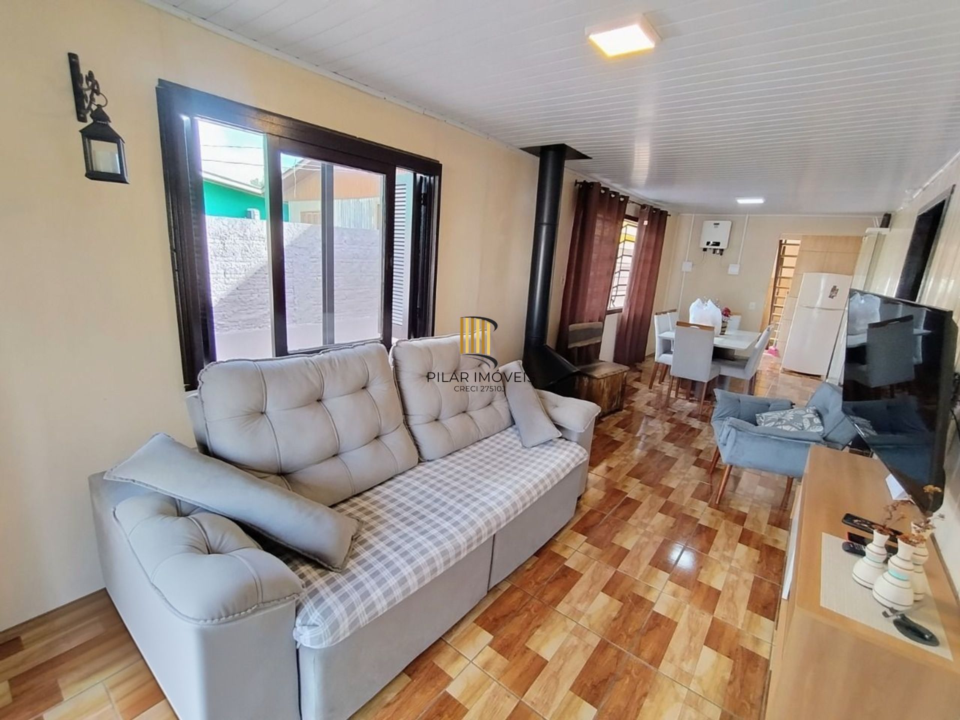 Casa de 4 dormitórios e 4 vagas de garagem em Canoas.
