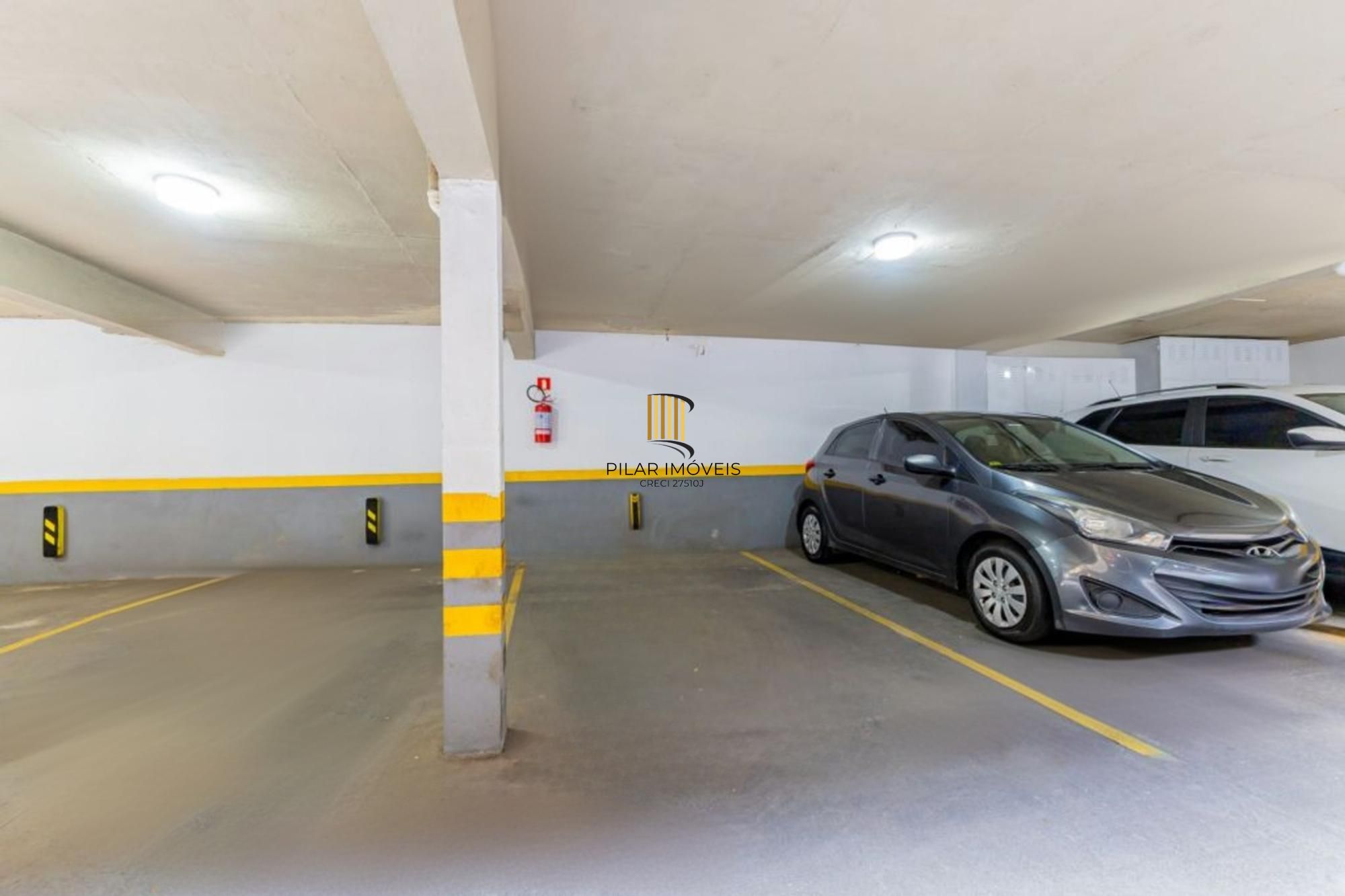 Apartamento com 3 quartos, 1 suíte, 3 vagas e elevador no Bairro São João.