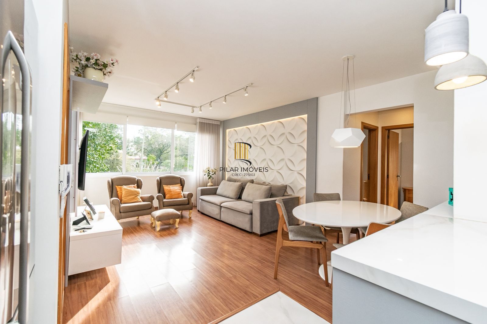 Apartamento 2 quartos, 1 suíte, 74m² e elevador no bairro Vila Ipiranga.