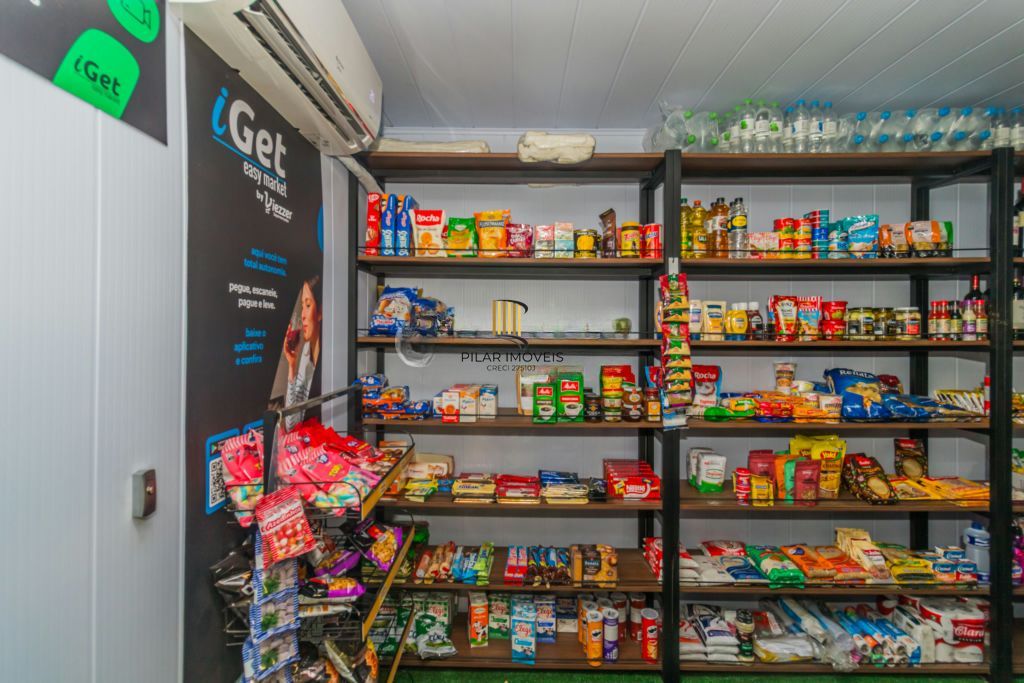 Apartamento com 3 dormitórios, 1 suíte, 1 vaga e elevador no Passo da Areia