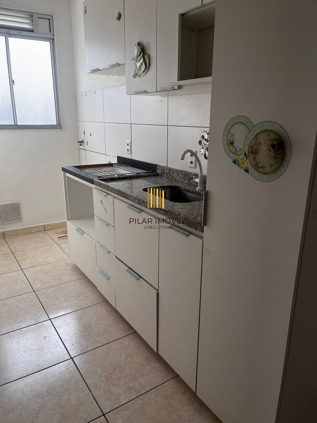 Apartamento com Sacada Morro Santana com 1 vaga de garagem