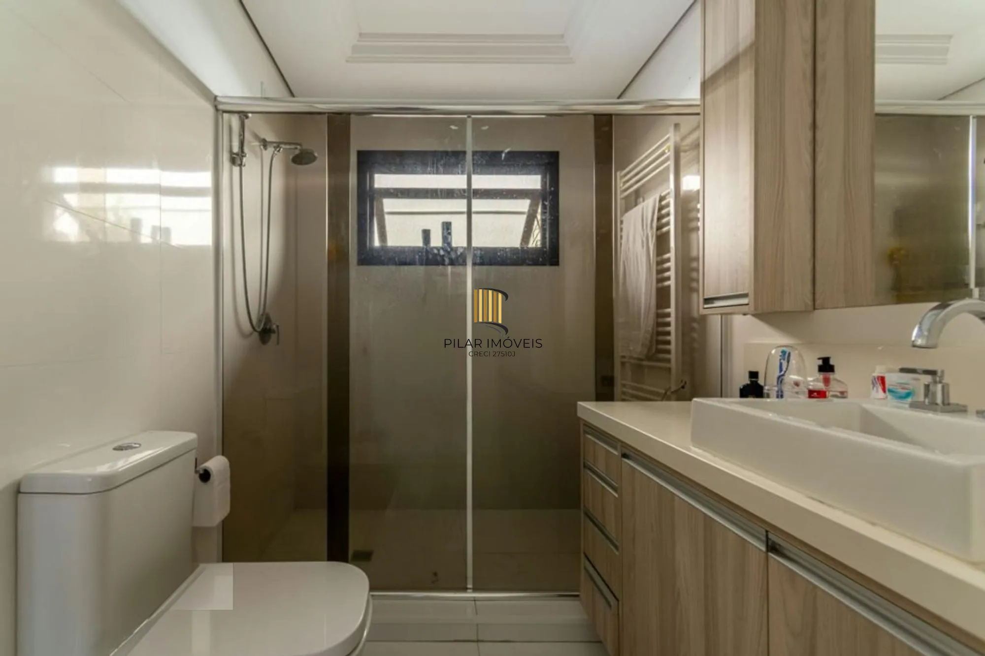 Casa com 4 quartos,1 Suite, 2 vagas e 450m² à venda em Sarandi.