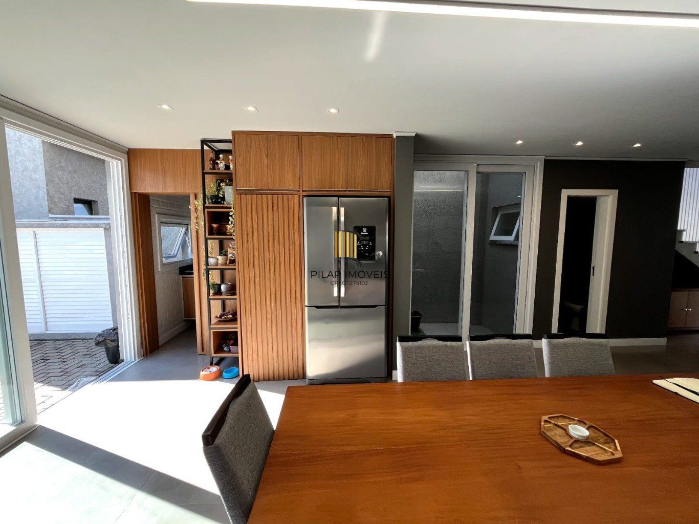 Casa de 3 dormitórios e 4 vagas de garagem em Gravataí.