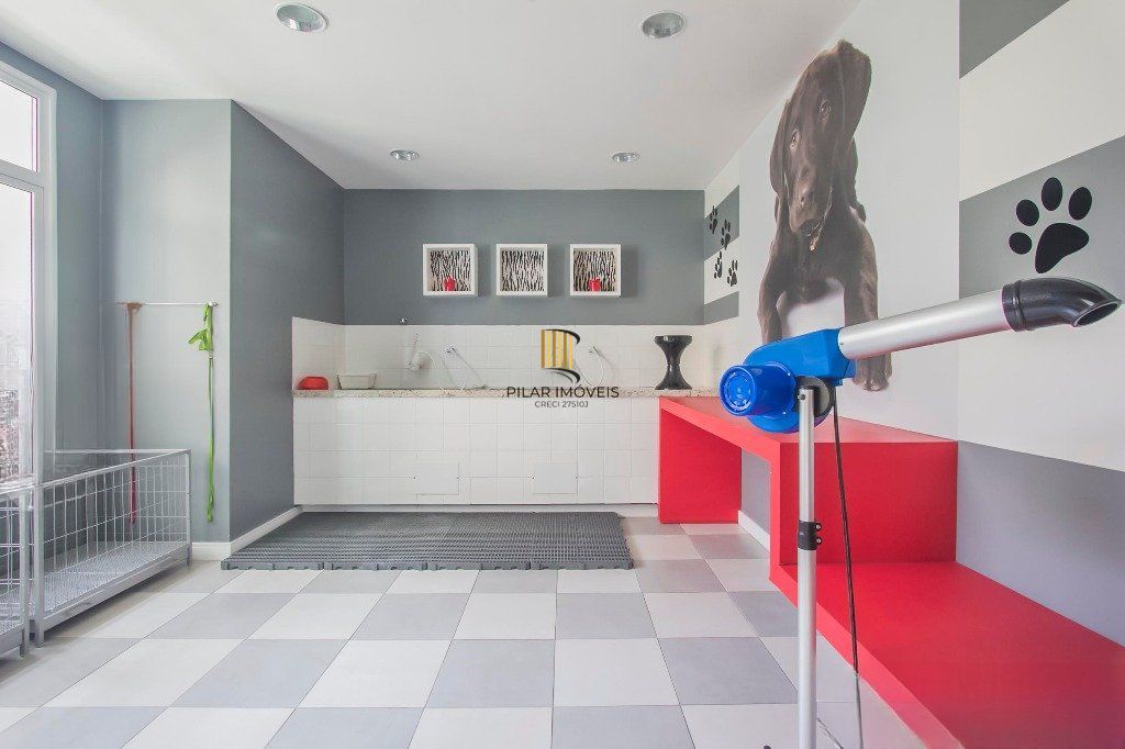 Apartamento com 3 dormitórios, 1 suíte, 1 vaga e elevador no Passo da Areia