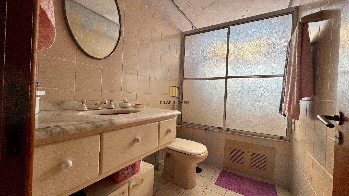 Apartamento de 1 quarto, sacada, 1 vaga, elevador no bairro Independência