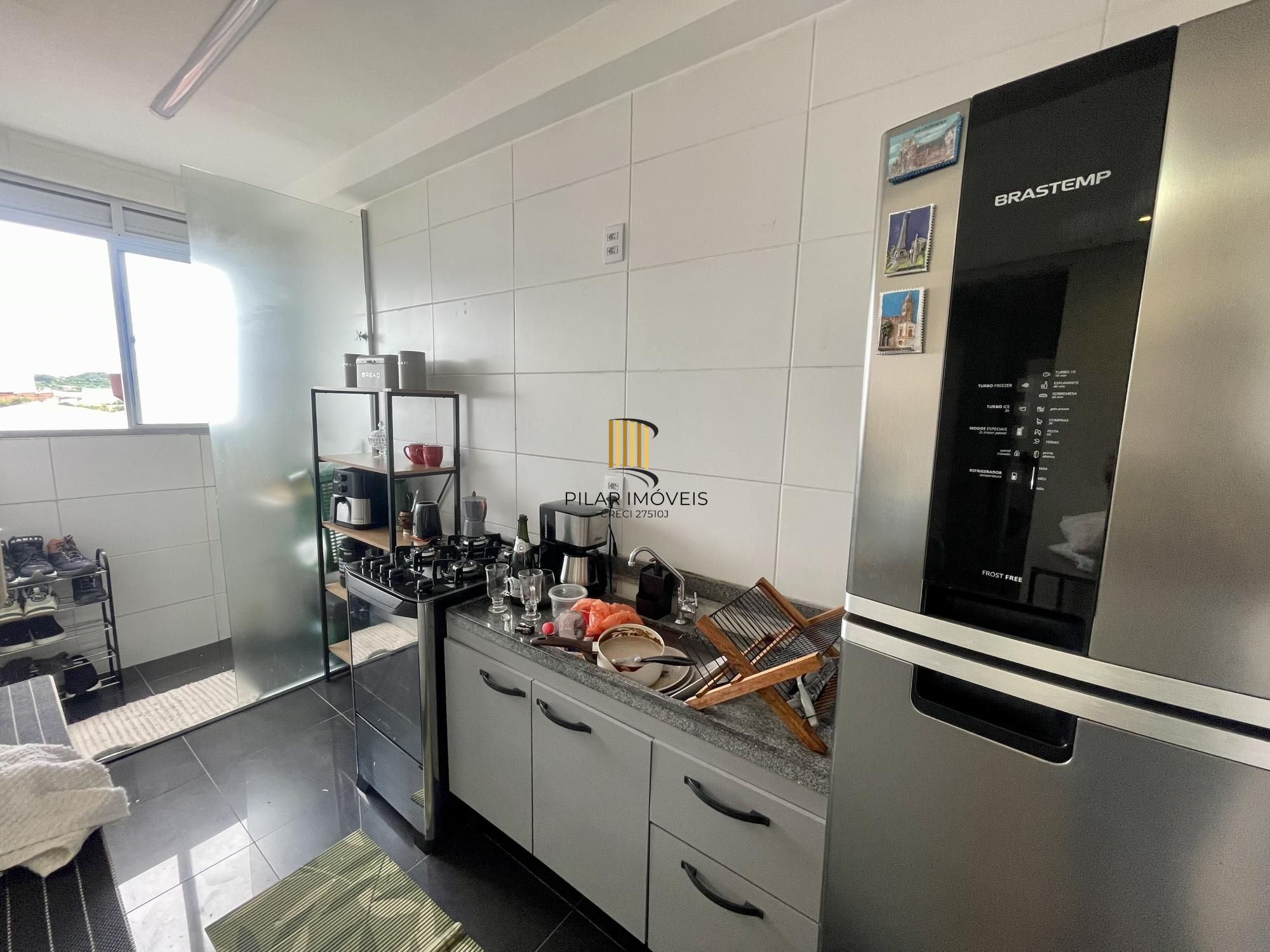 Apartamento de 2 quartos, 1 suíte e 1 vaga de garagem em condomínio fechado