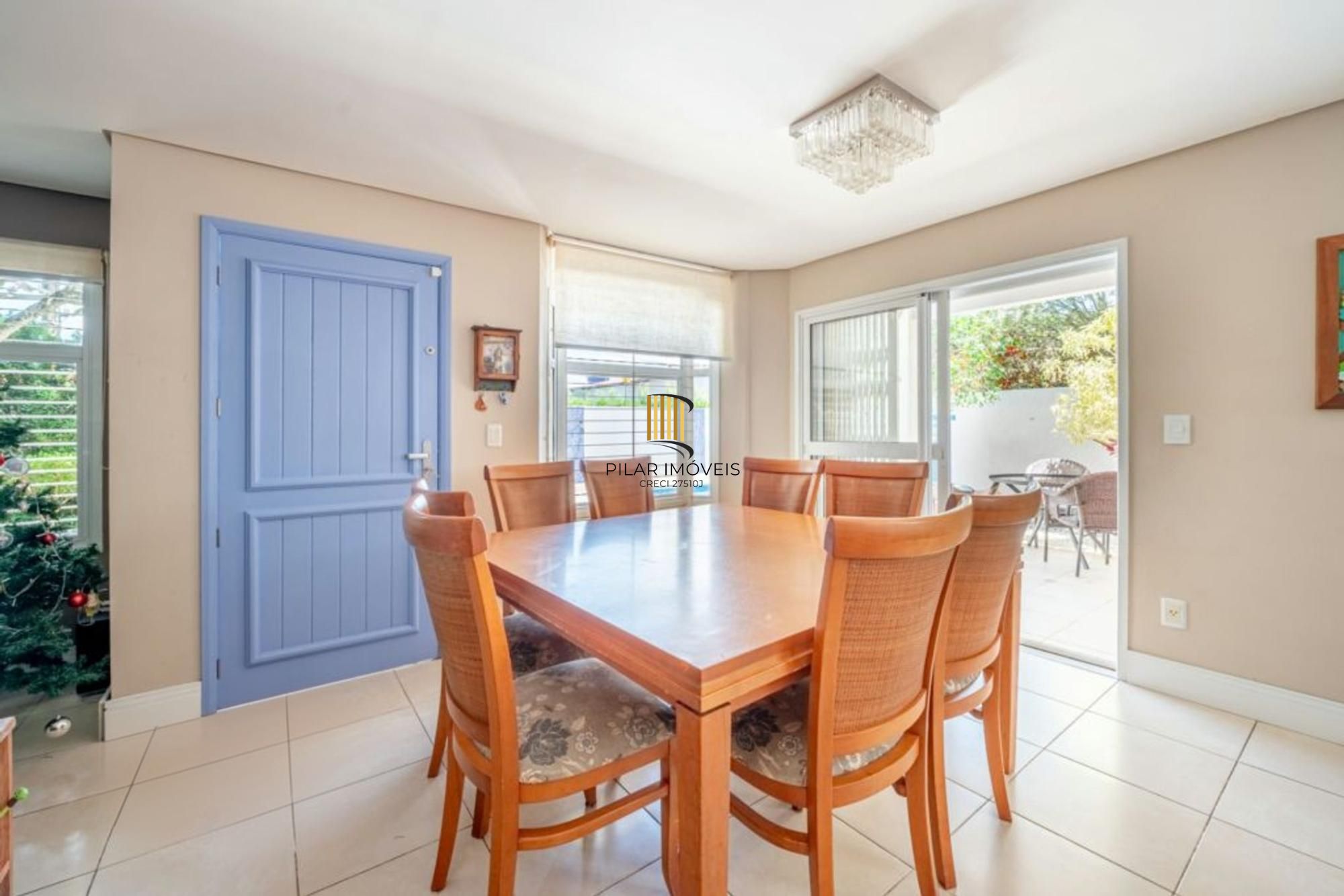 Casa 3 Dormitórios com Suíte e Piscina no Teresópolis