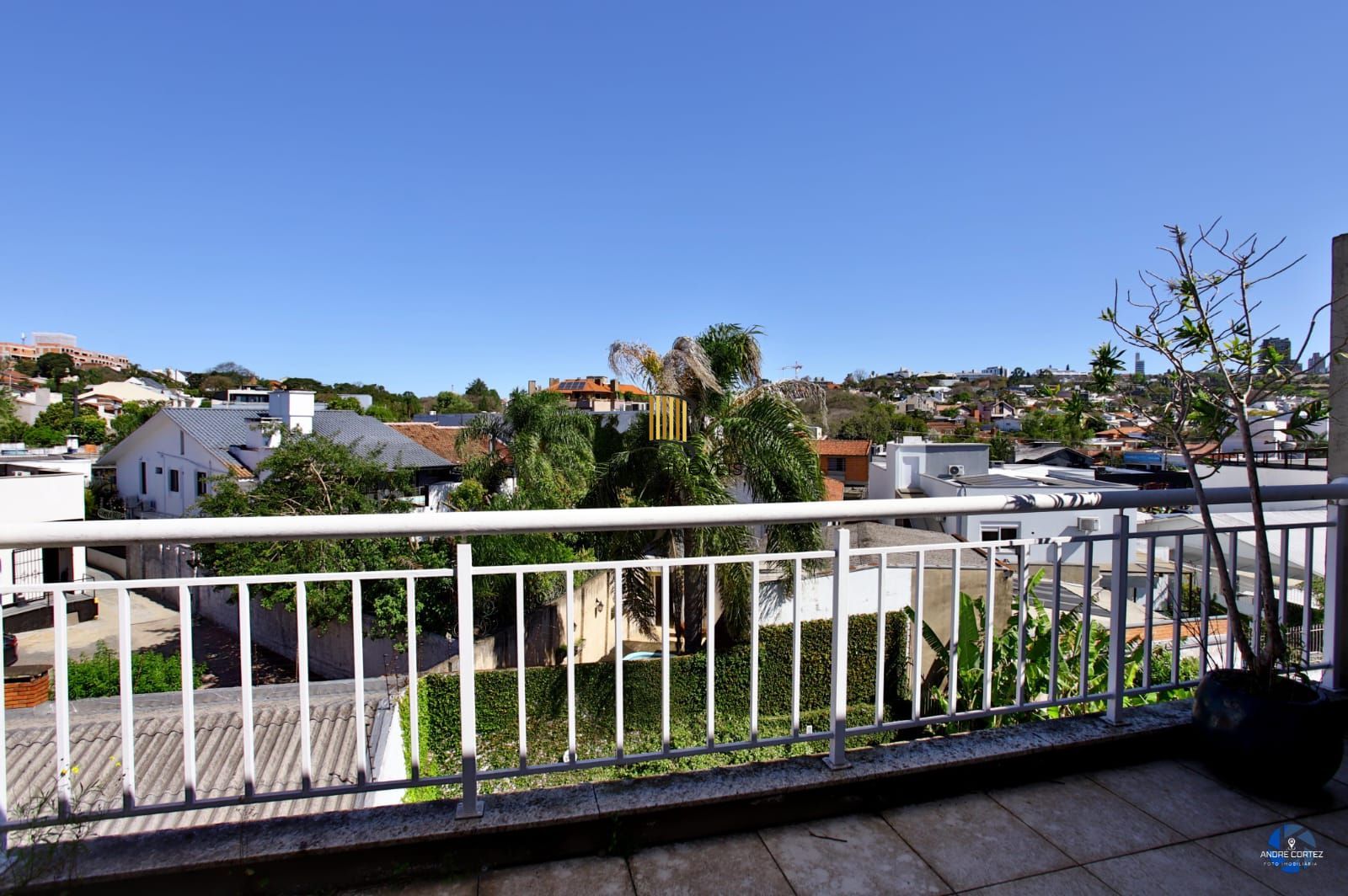 Casa com 4 dormitórios no Bairro Chácara das Pedras