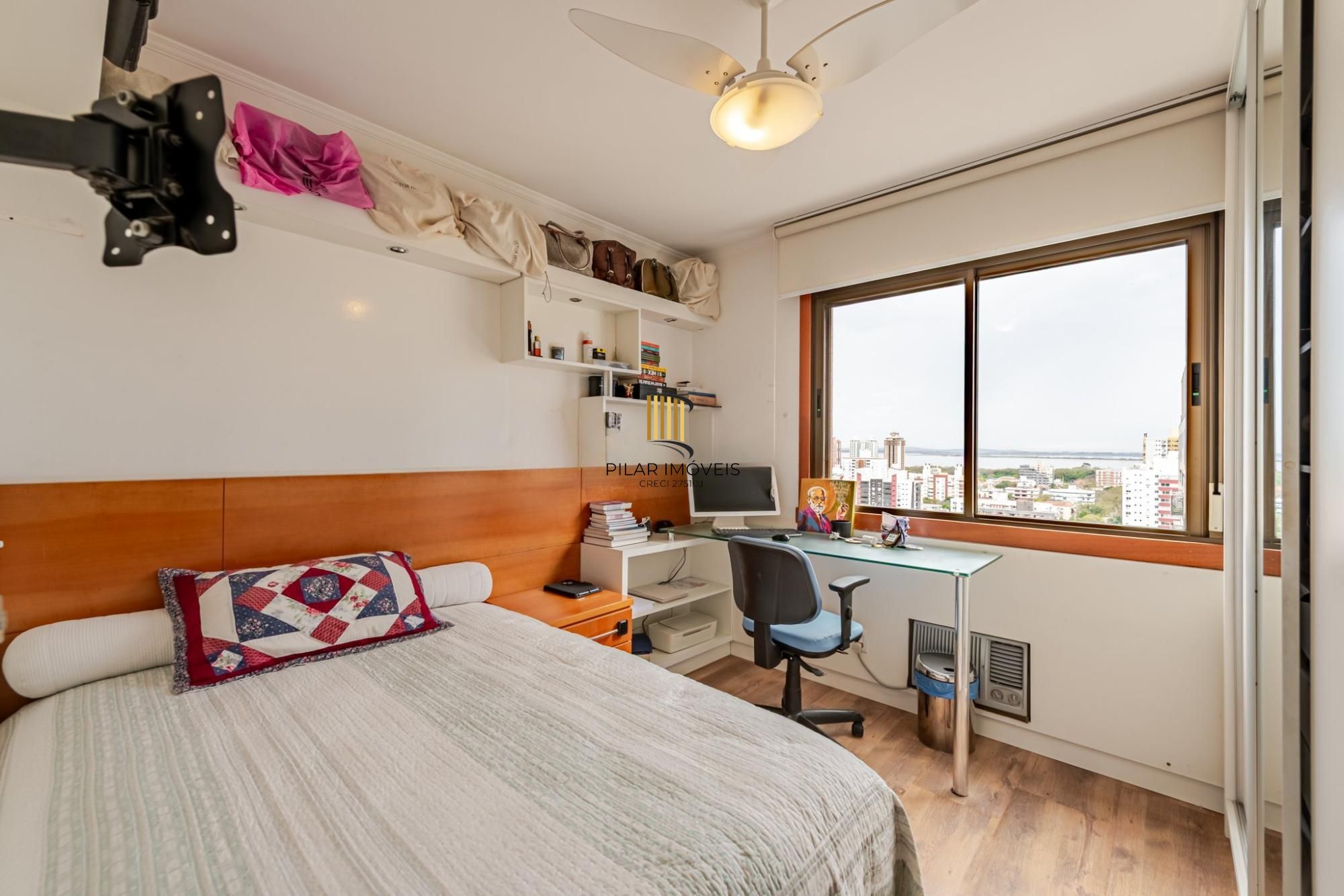 Apartamento 3 Dorm, 2 vagas e Elevador, com Vista para o Guaíba e vaga Dupla.