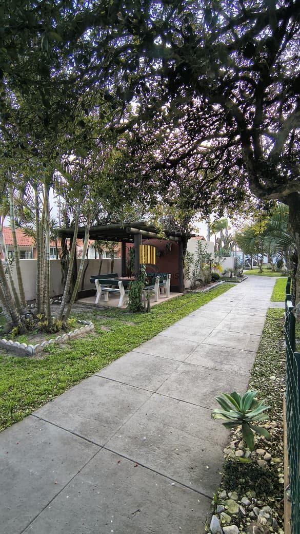 Sobrado 2 dormitórios com suite Condomínio Fechado Capão Novo