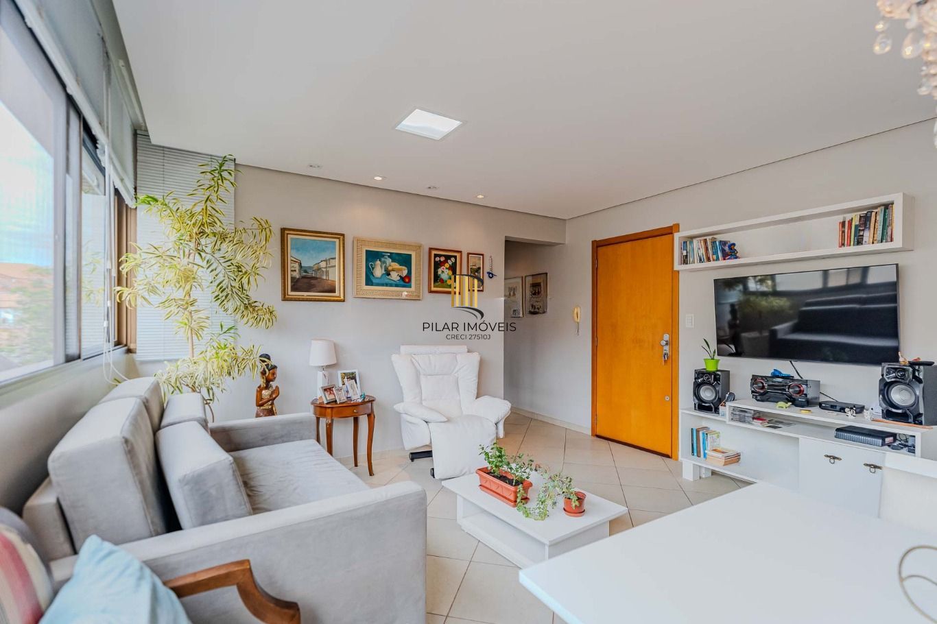 Apartamento com 1 dormitório e 1 vaga de garagem no Bairro Higienópolis