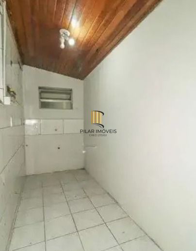 Casa de 3 quartos, 2 banheiros, 2 vagas no bairro Jardim Leopoldina