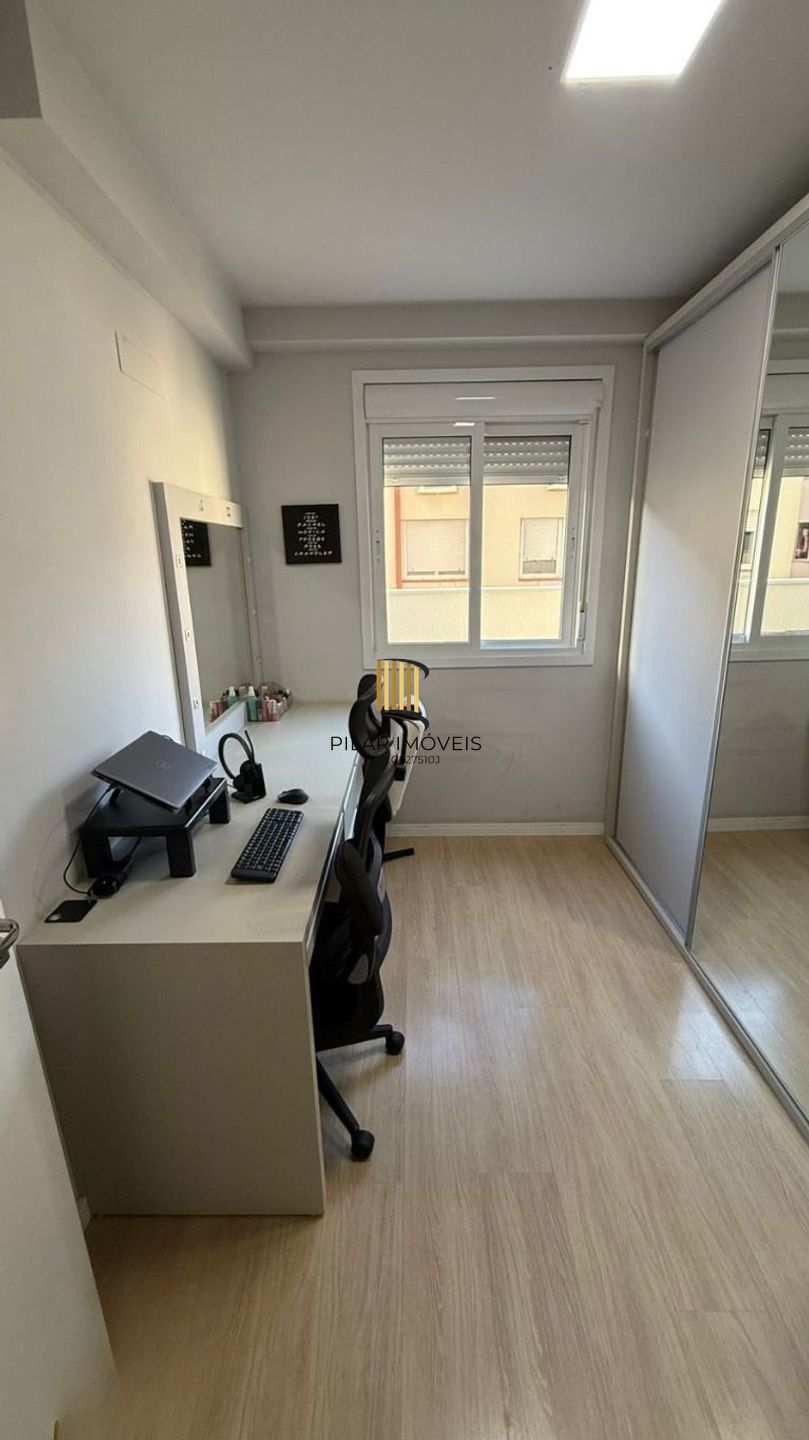 Apartamento de 2 dormitórios, elevador e 1 vaga de garagem em Canoas.