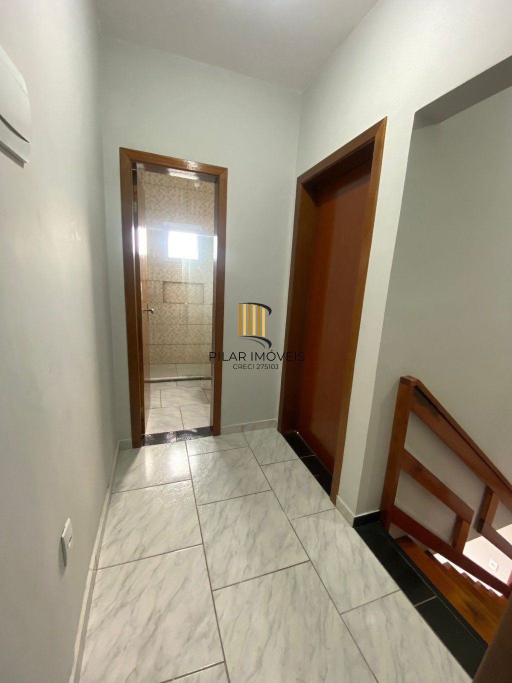 Casa de 2 dormitórios, 1 vaga de garagem em Cachoeirinha.