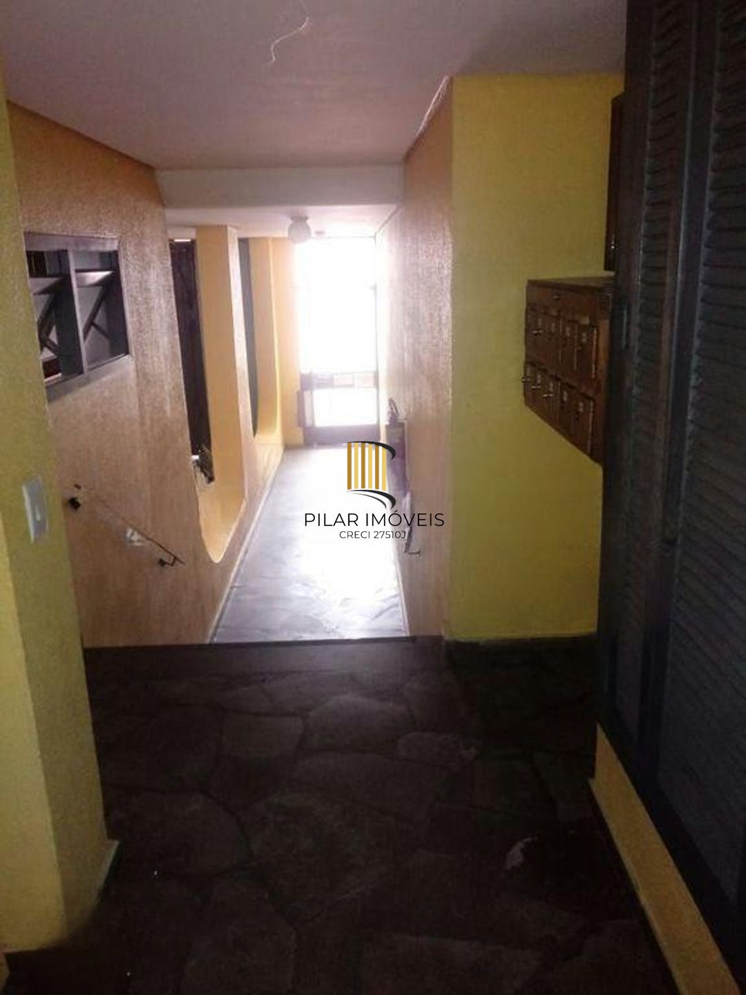 Apartamento de 2 dormitórios e 1 vaga de garagem no bairro Jardim Floresta/Poa.