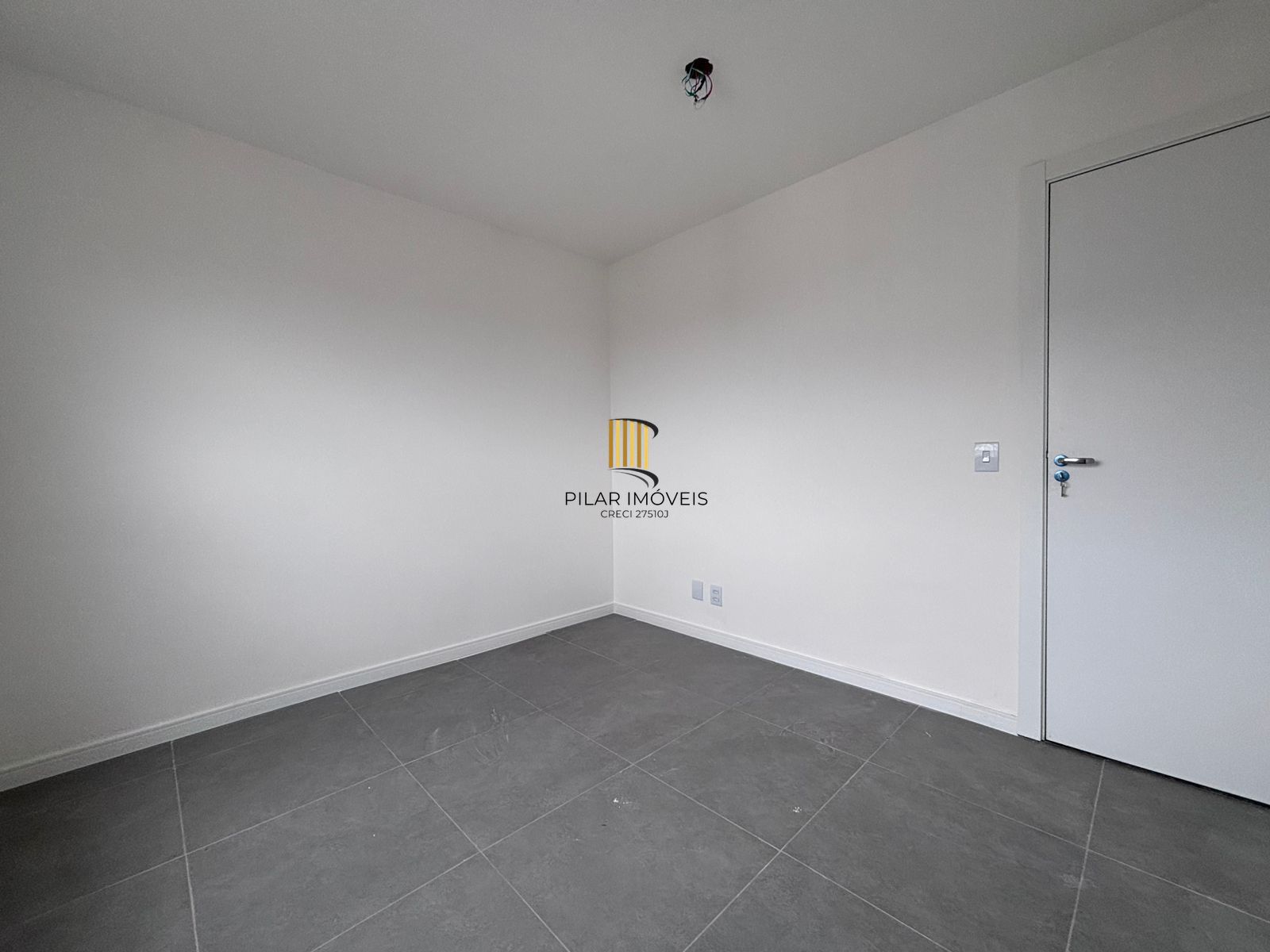 Apartamento de 2 quartos, suíte, elevador e 1vaga no bairro Jardim Sabará