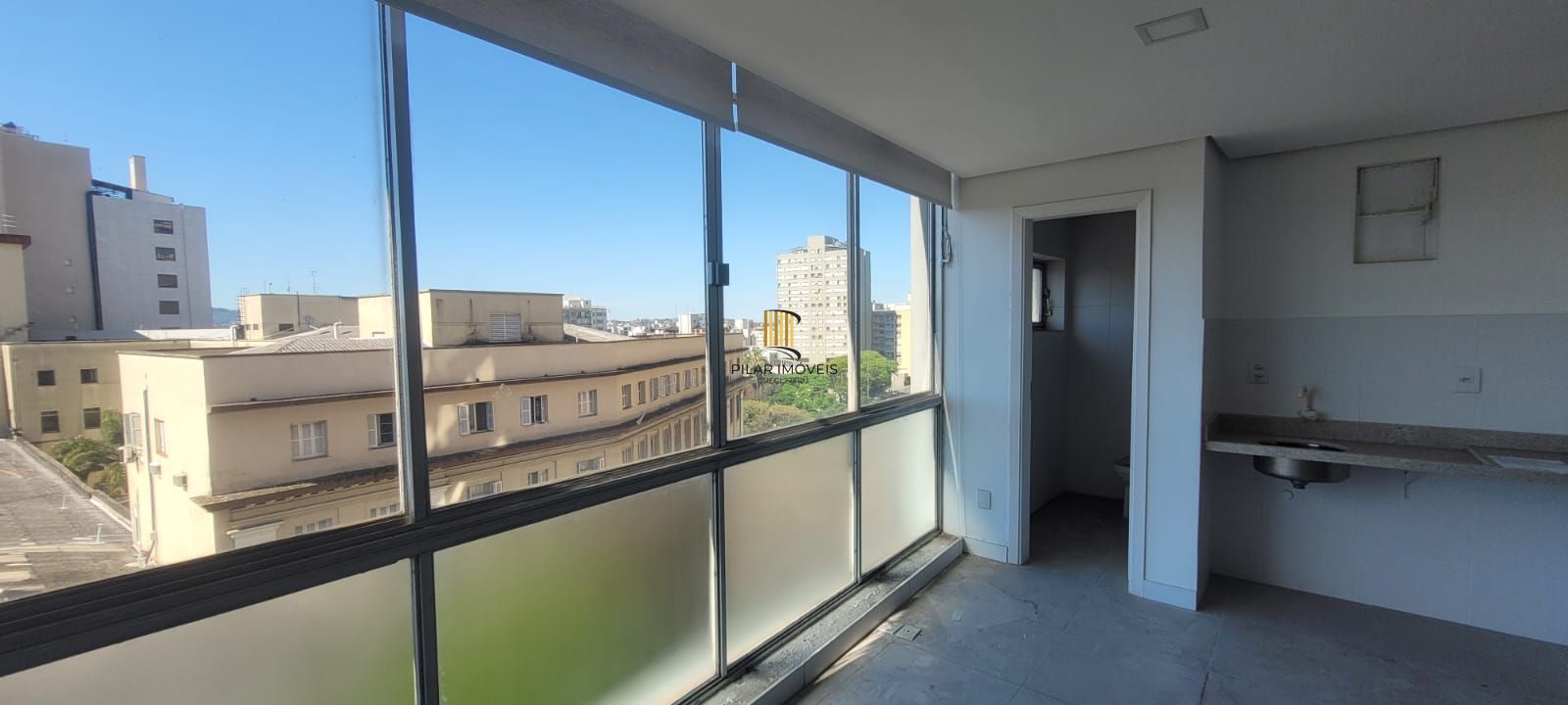 Sala Comercial em frente a Santa Casa - Centro de Porto Alegre