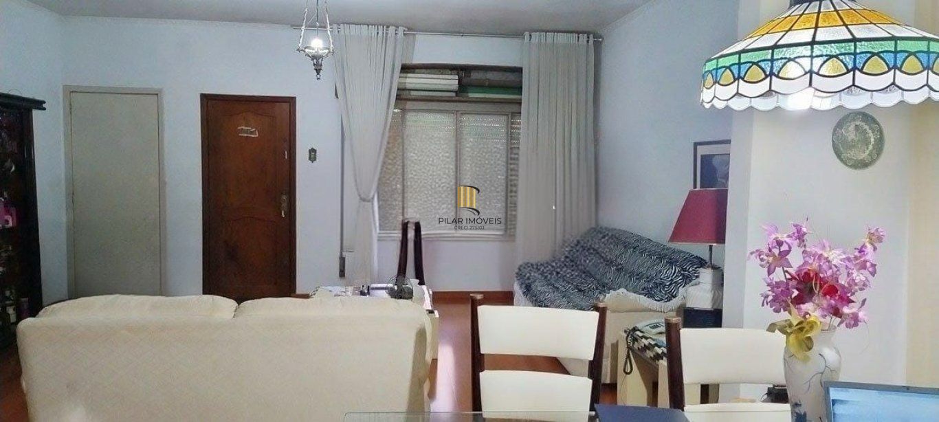 Casa com 4 quartos e 4 vagas de garagem no Bairro Jardim Lindóia