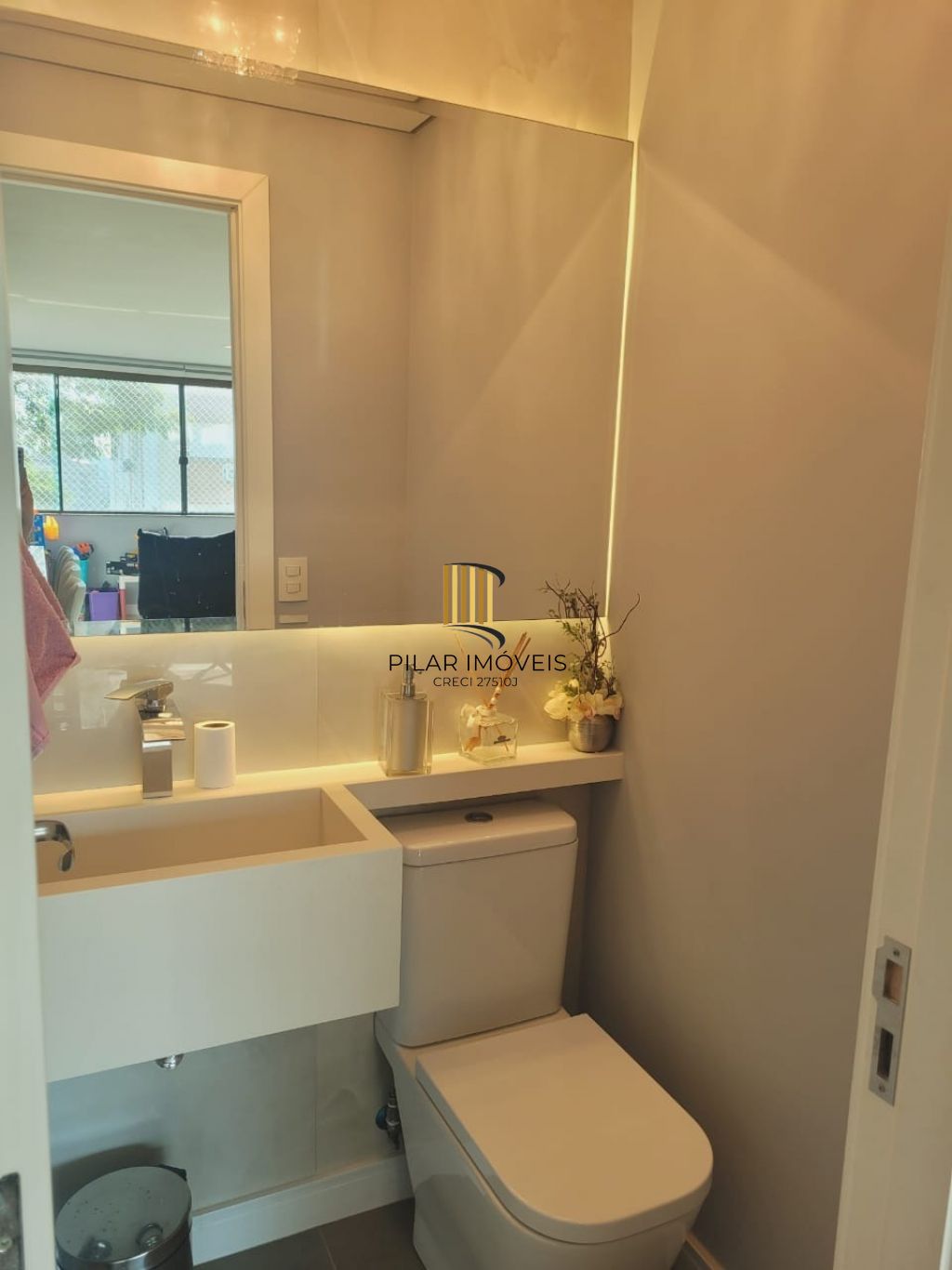 Apartamento com 4 dormitórios e 3 vagas de garagem no Bairro Petrópolis