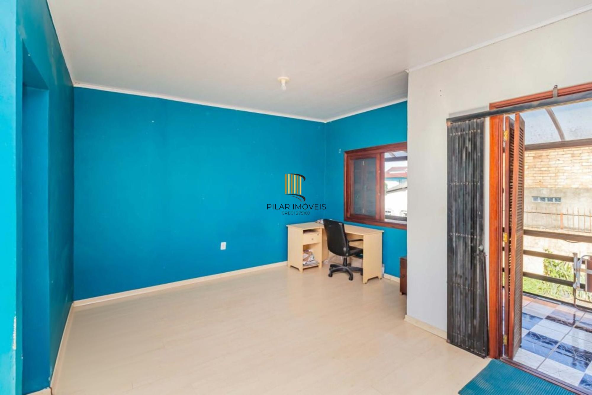 Casa com varanda fechada, 3 quartos, 2 vagas no bairro Farroupilha