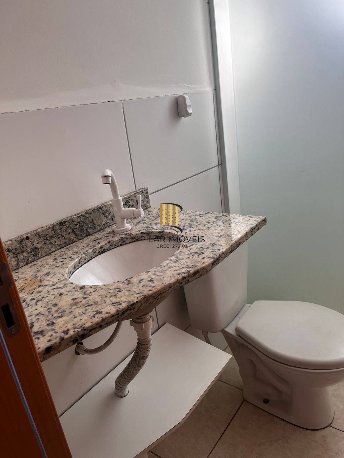 Apartamento com Sacada Morro Santana com 1 vaga de garagem