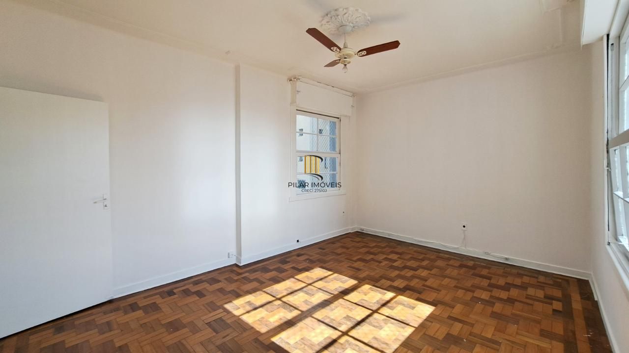 Apartamento 3 Dormitórios, 123m², Último Andar com Vista para o Guaíba