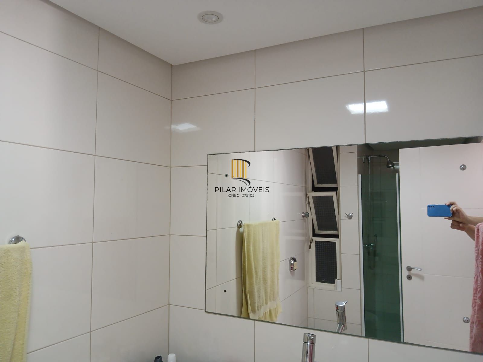 Apartamento com 3 quartos(1 suíte) e 1 vaga de garagem no Bairro Jardim Lindóia