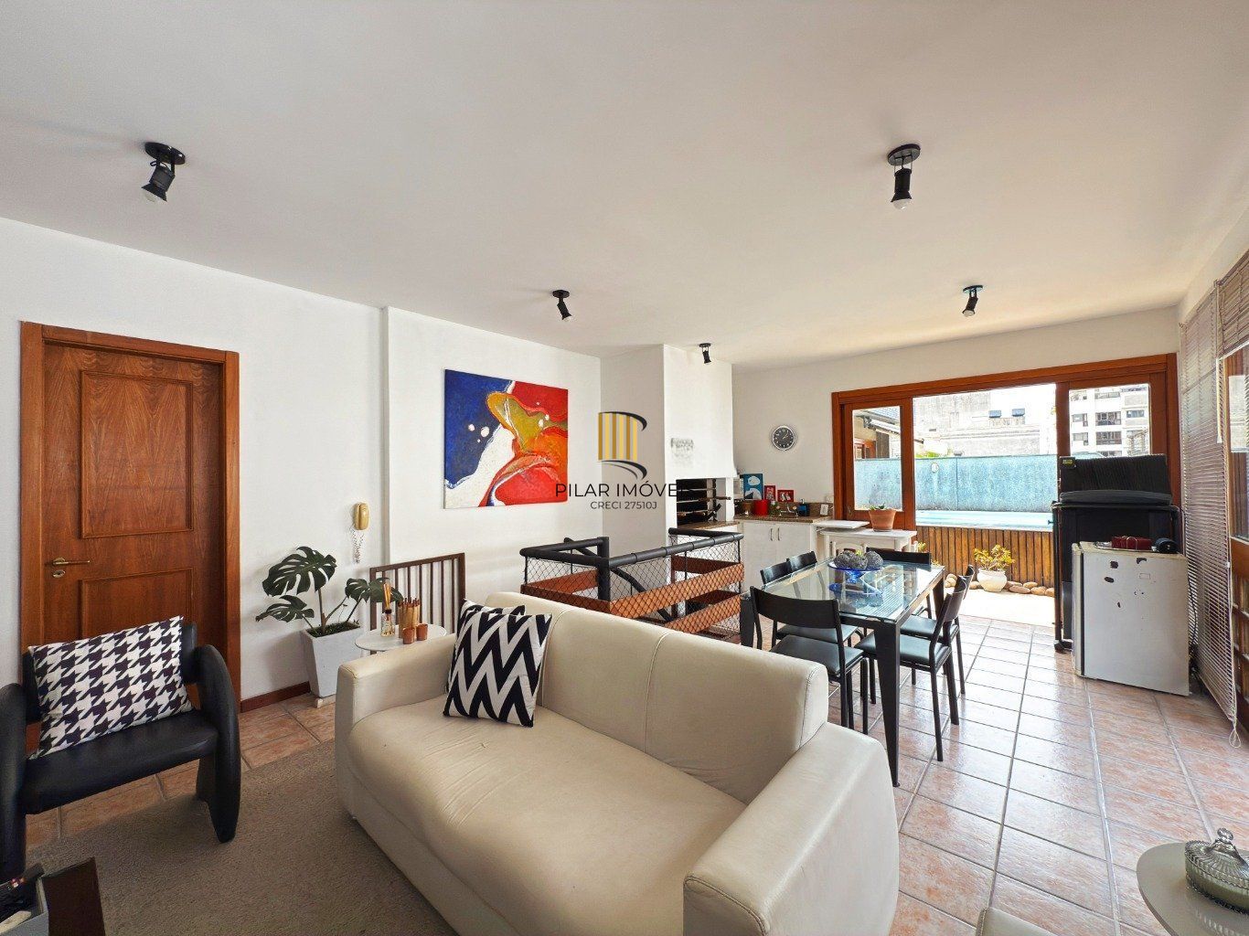 Cobertura de 3 quartos,suíte,elevador,2 vagas no bairro Mont Serrat