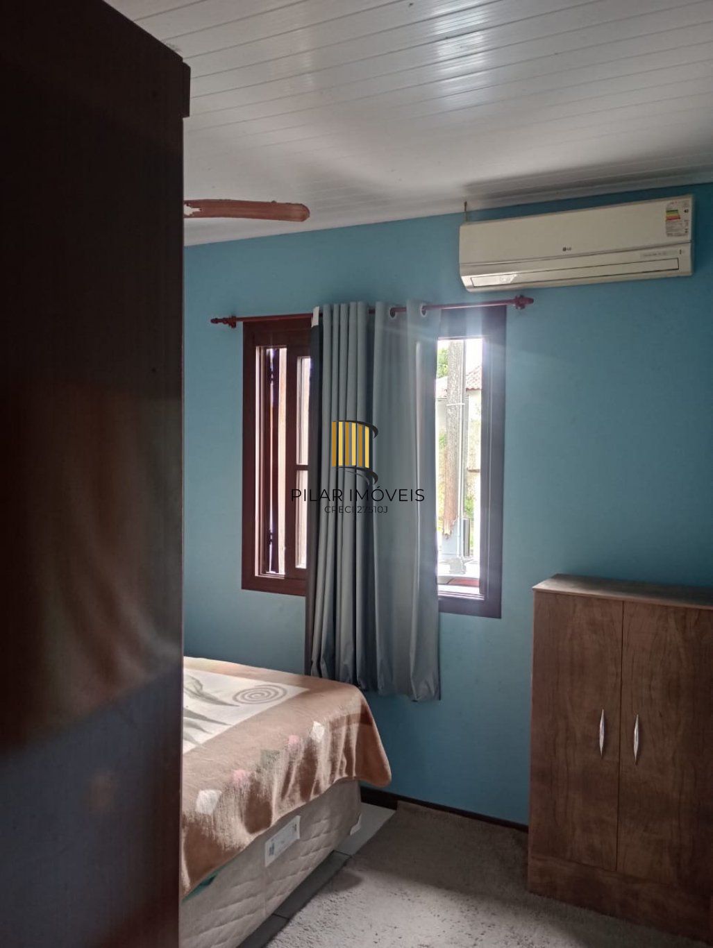 Casa de 2 dormitórios e 1 vaga de garagem em Canoas.