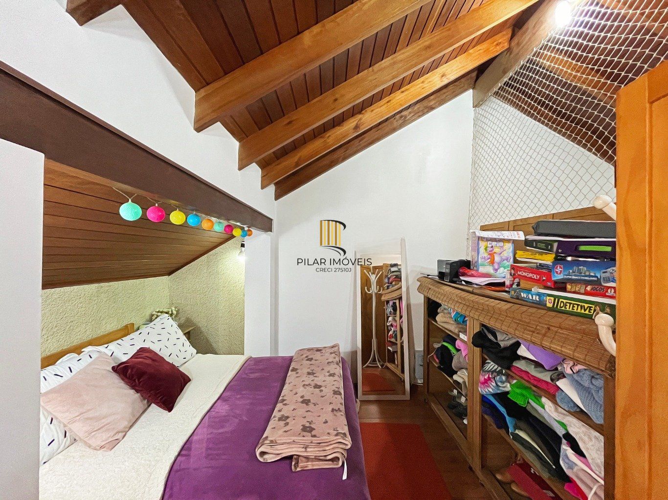 Casa com 3 quartos e 2 vagas em condomínio fechado no bairro Tristeza