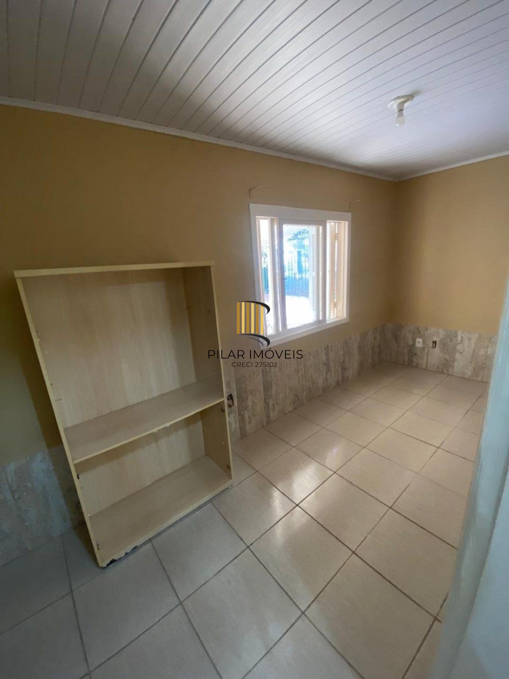 Casa de 2 dormitórios e 2 vaga de garagem em Vila Eunice Cachoeirinha.