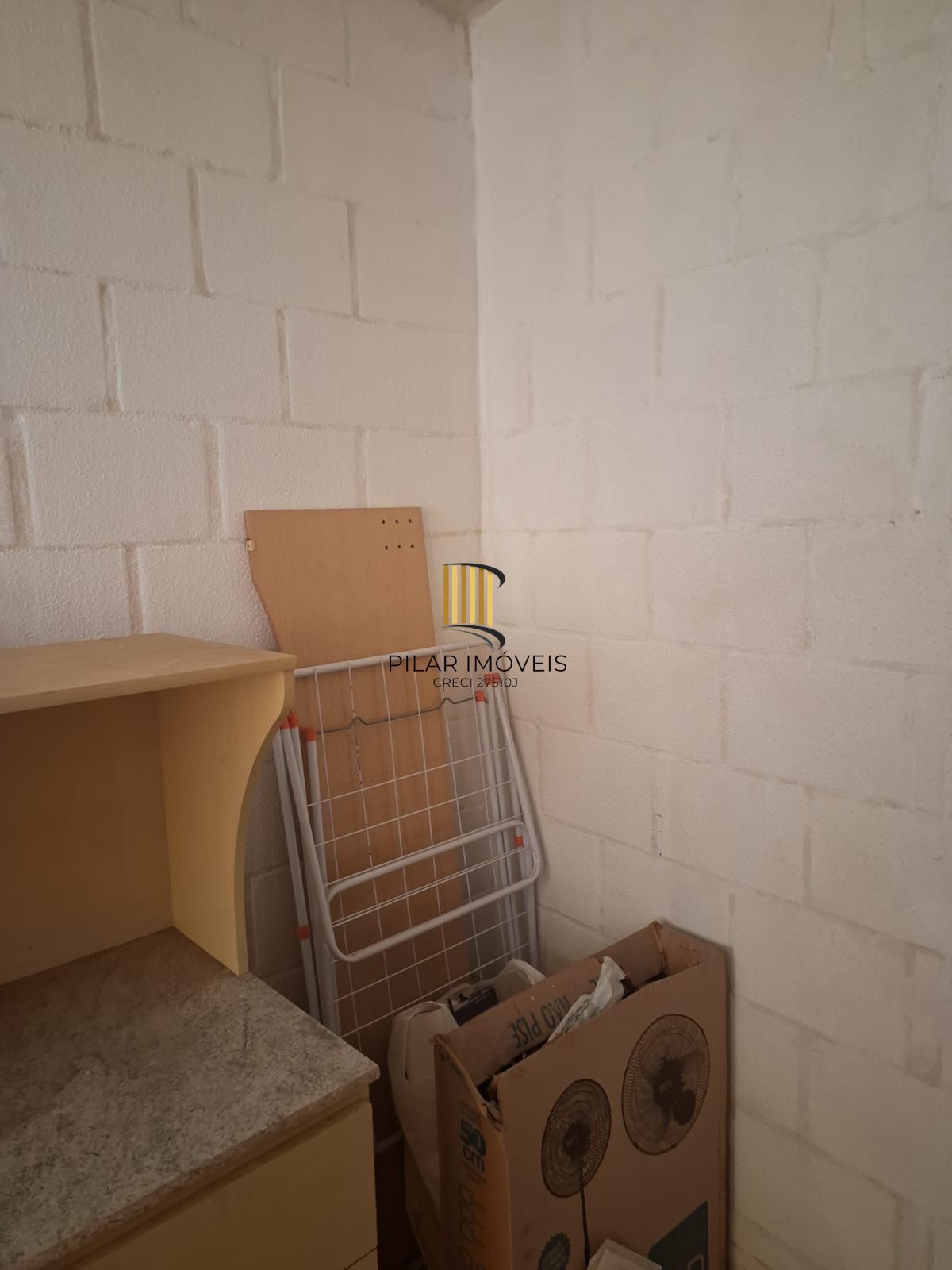 Apartamento 2 dormitórios 1 vaga de garagem no Bairro Maria Regina Alvorada