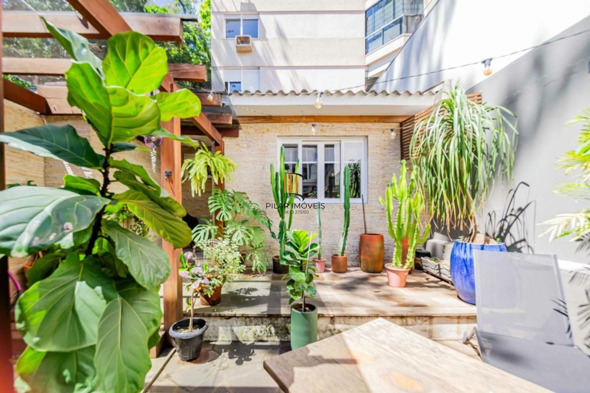 Apartamento garden com 2 quartos e 110m² à venda em Mont'serrat,