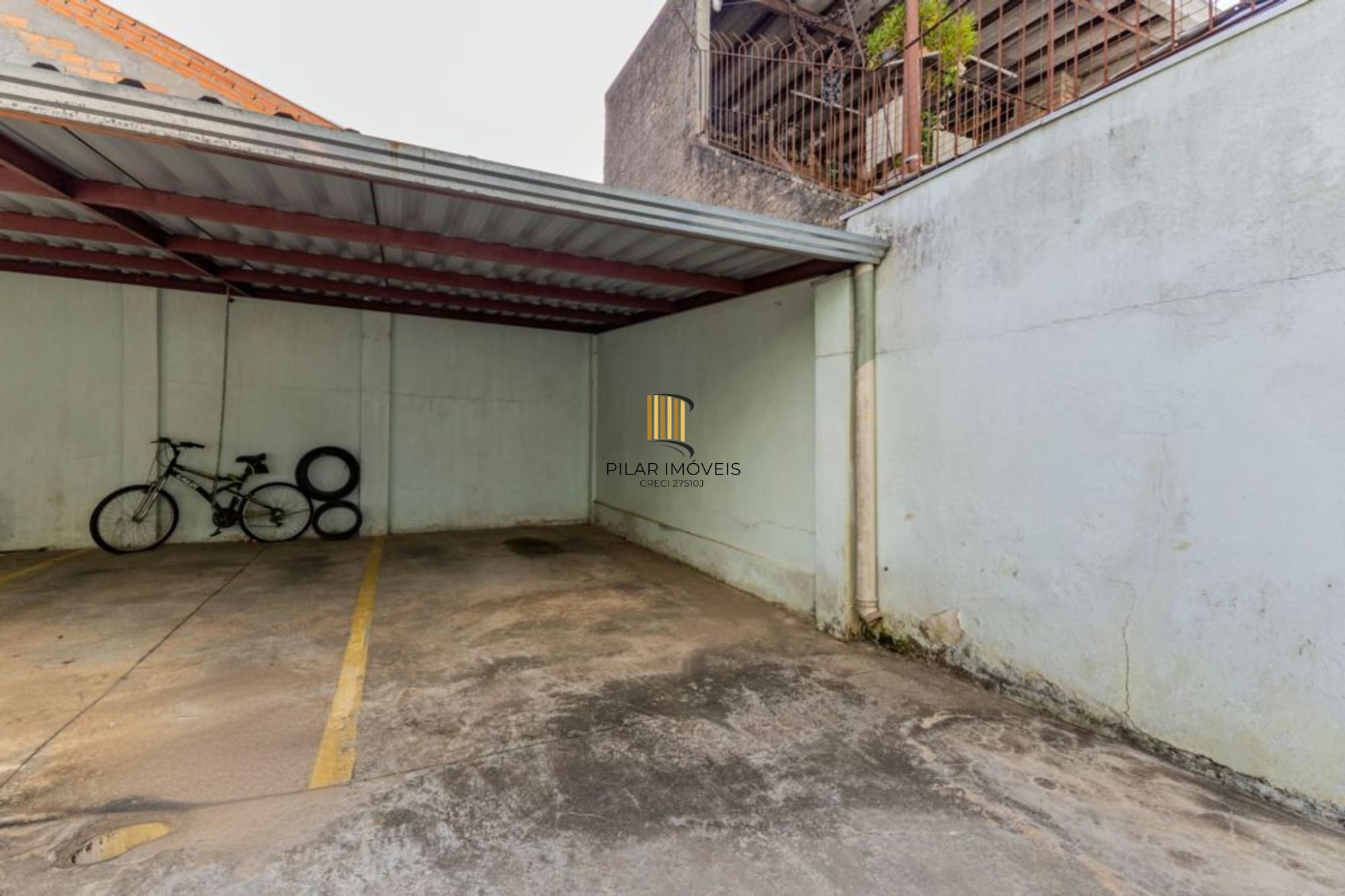 Apartamento com 2 quartos, vaga coberta e sol da manha no bairro Santana