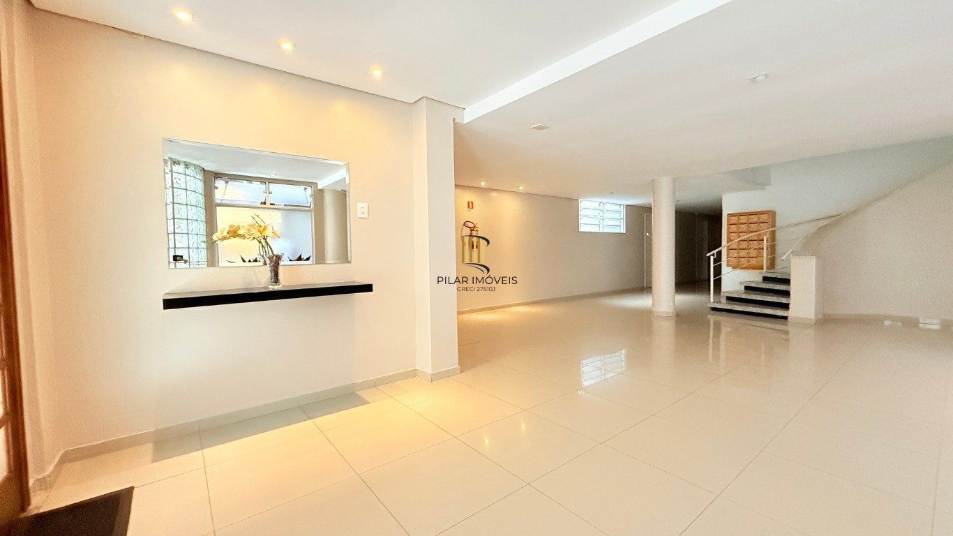 Apartamento térreo com pátio no bairro Santana.