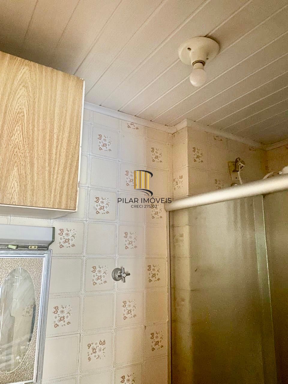 Apartamento de 2 dormitórios Segundo andar Bairro Camaqua em Porto Alegre