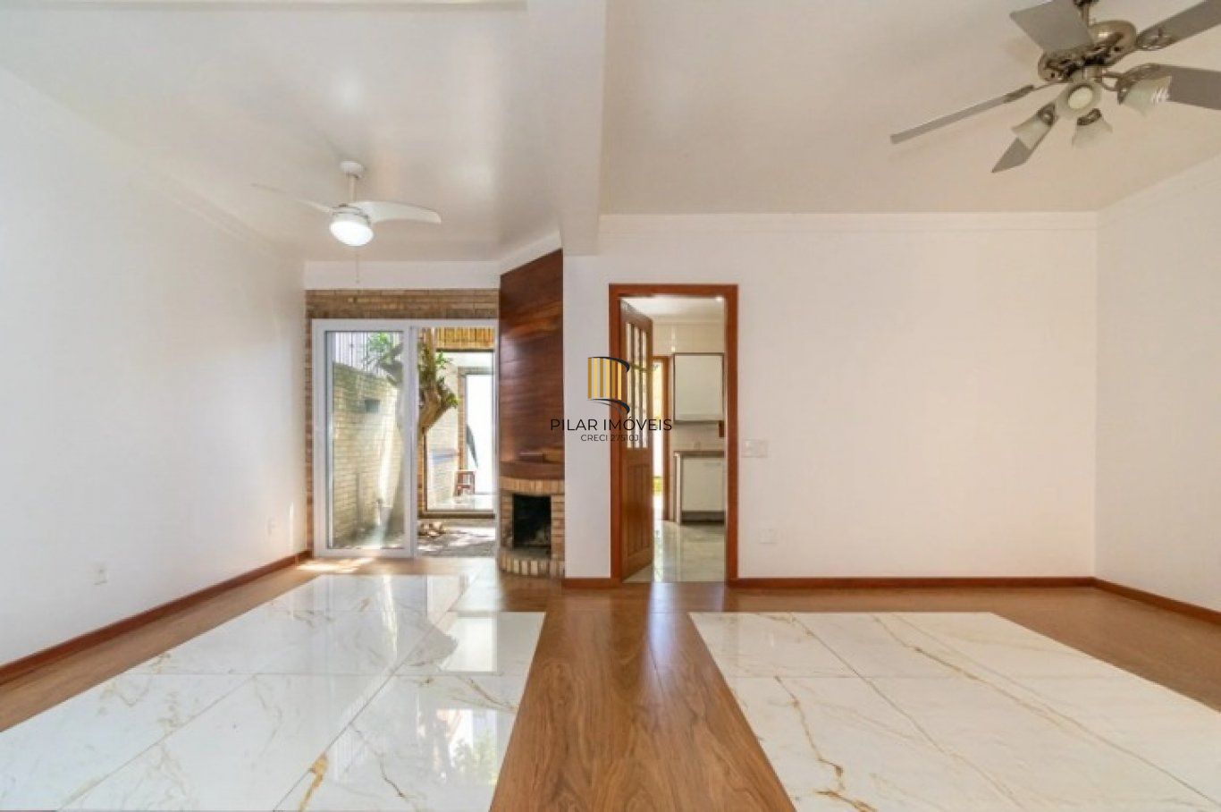 Casa com 3 quartos, 1 suíte, 2 vagas, e 234m² à venda no bairro Tristeza
