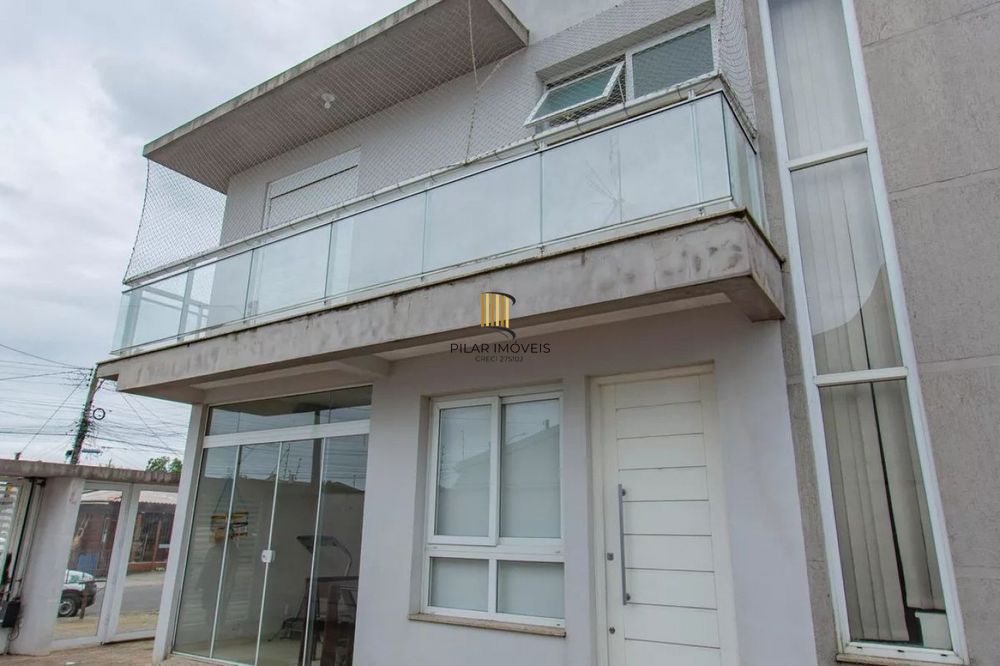 Casa de 3 dormitórios e 2 vagas de garagem em Canoas.