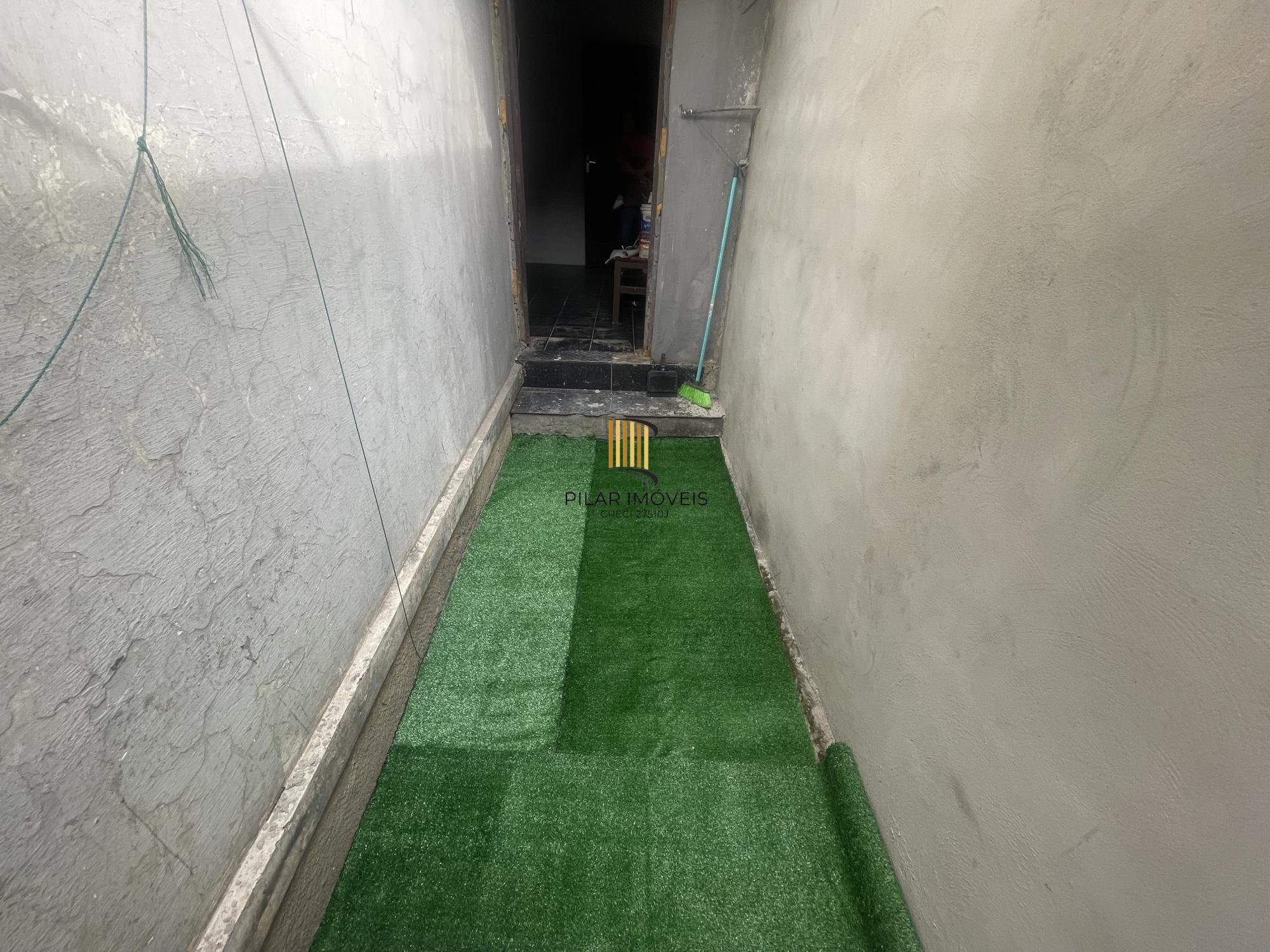 Apartamento Garden 48m² Bairro Maria Regina Térreo com pequeno pátio Alvorada