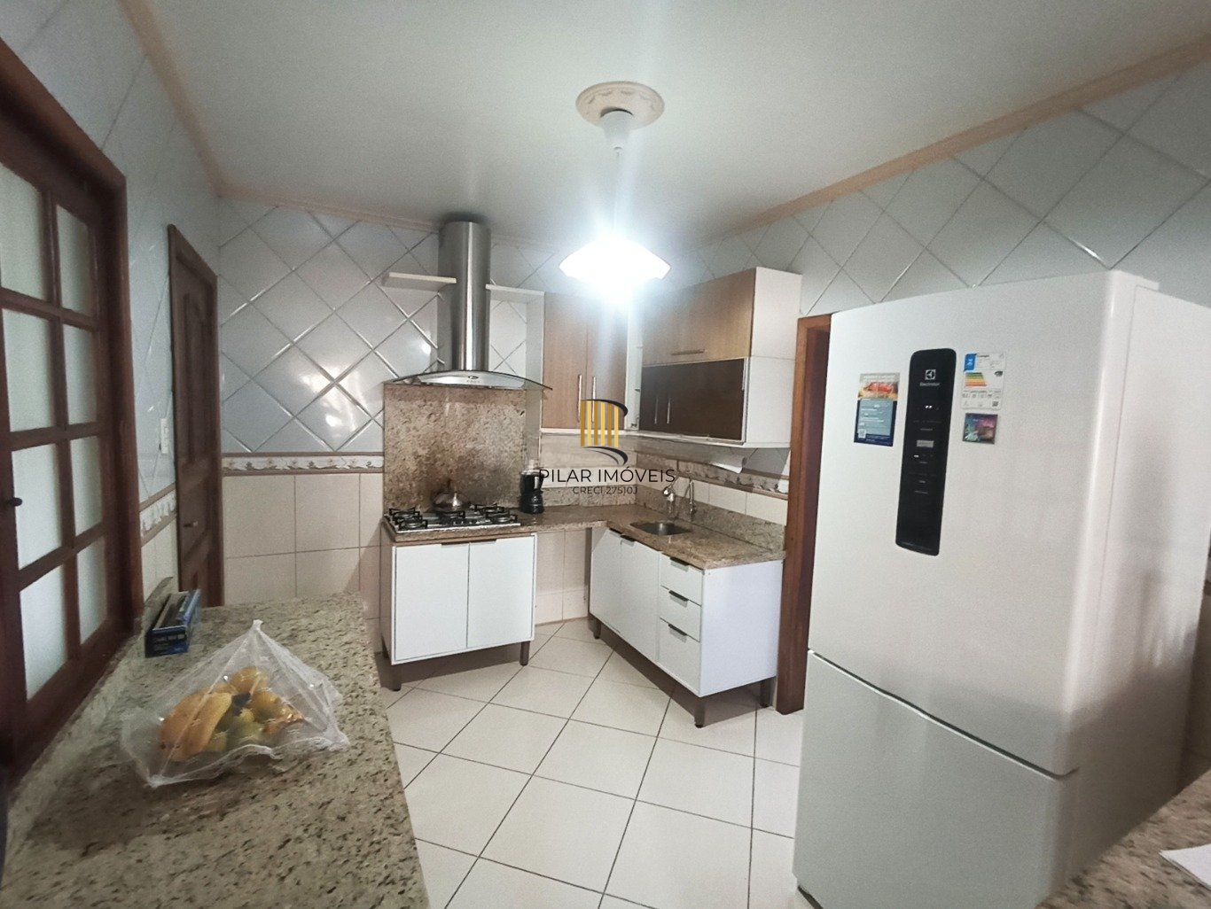 Casa de 3 dormitórios e 2 vagas de Garagem em Canoas.