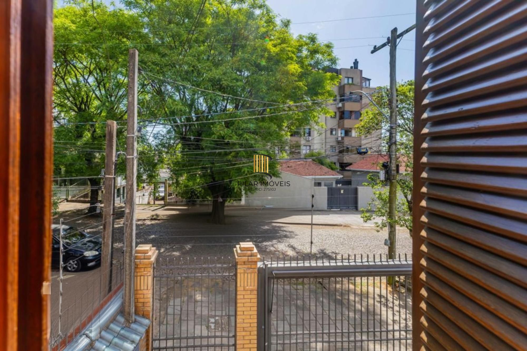 Casa com 1.640,00m², 3 dormitórios, 4 vagas à venda Rua Marista.
